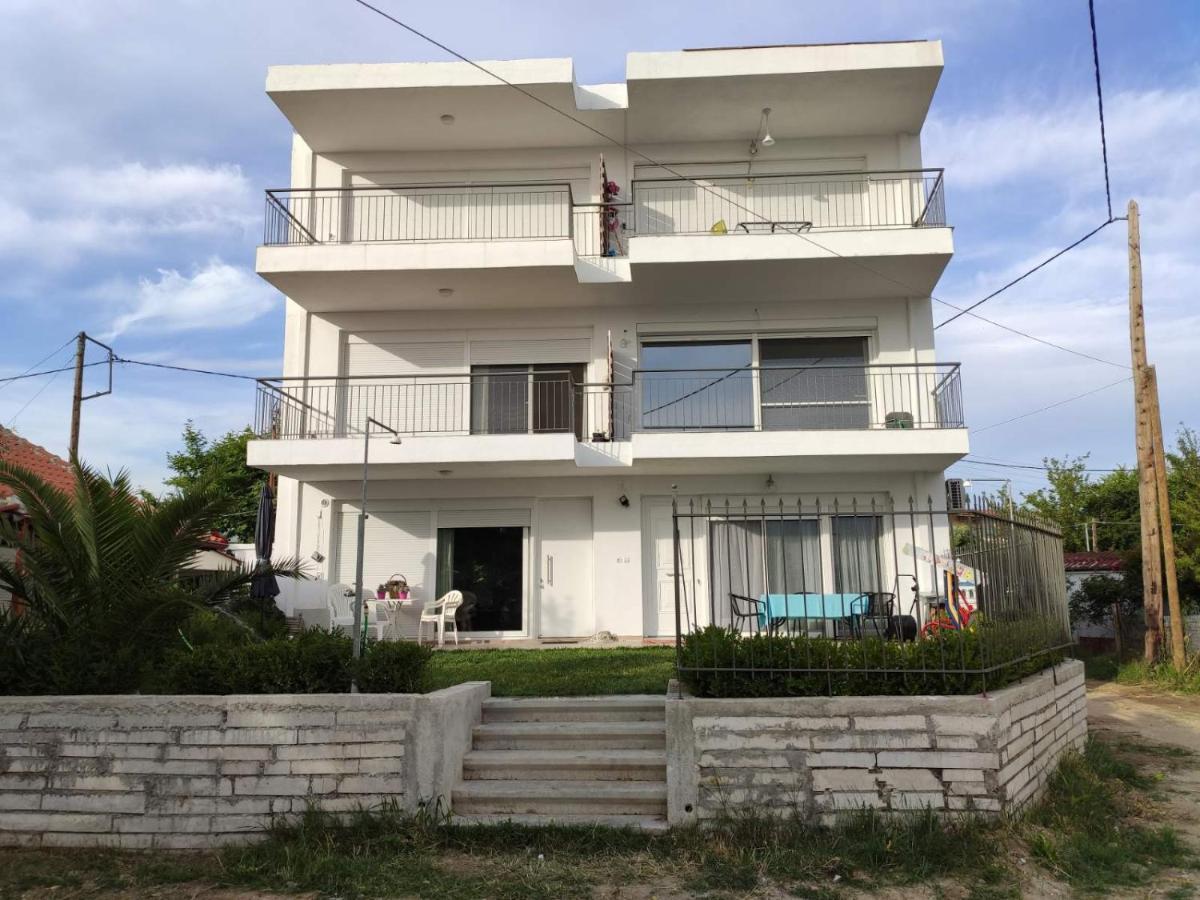 Sunrise View Apartment Ofrínion Exterior photo