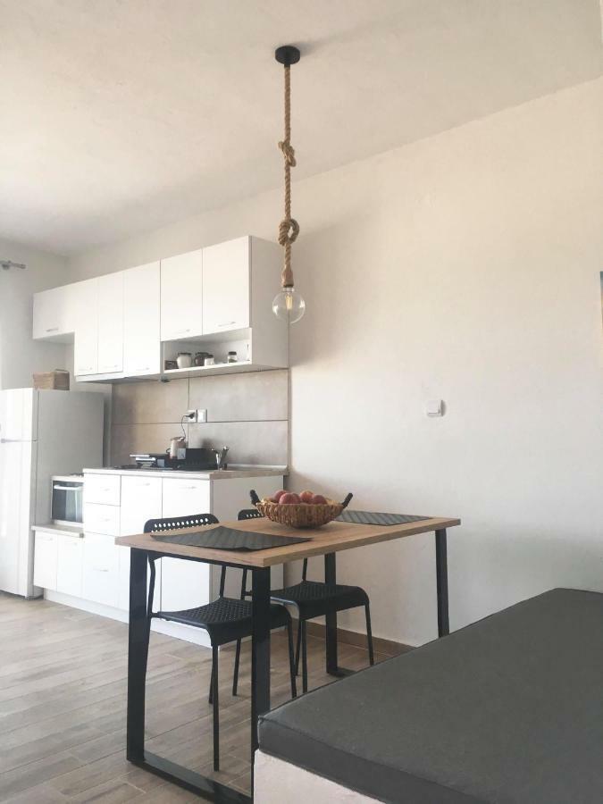 Sunrise View Apartment Ofrínion Exterior photo